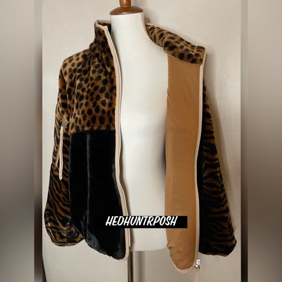🎉HP🎉New! UGG Leopard Animalia Sherpa Fuzzy Zip Jacket Size Medium🐆🖤 - Picture 9 of 11